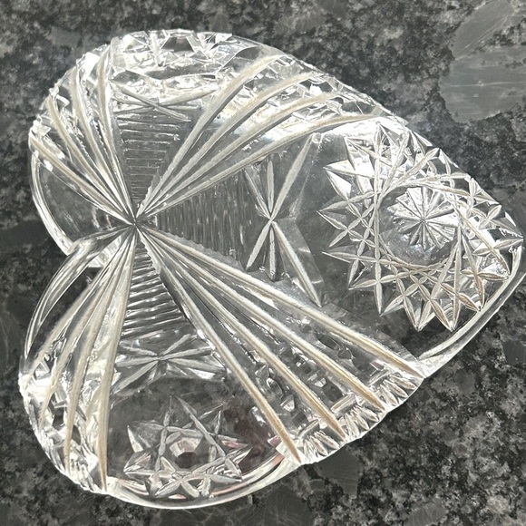 VINTAGE Heart-Shaped Crystal Decorative Bowl Trinket tray Ring holder Like new - Picture 12 of 14